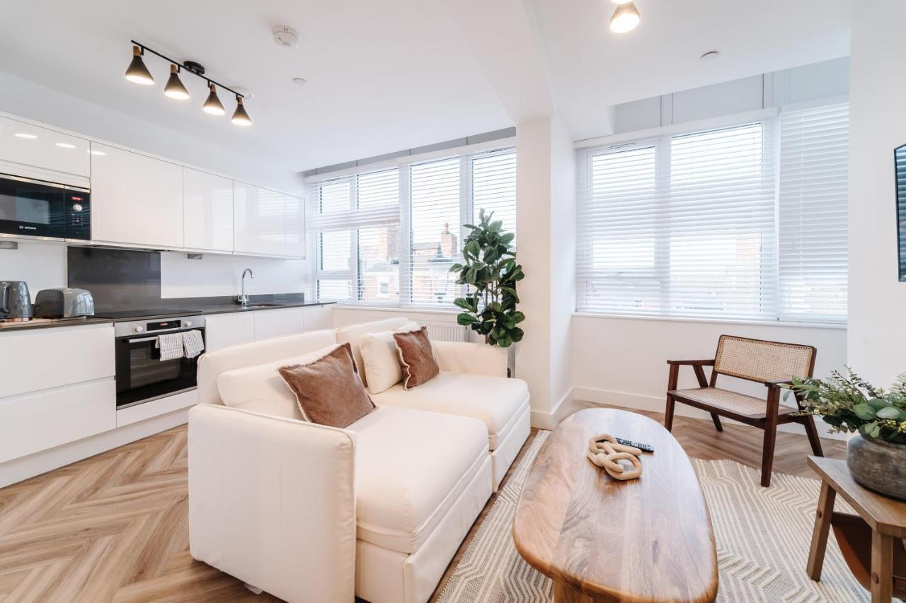 Royal House Stylish Apartments - Chester Ngoại thất bức ảnh