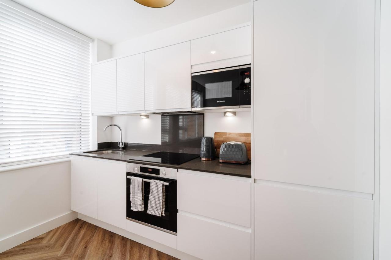 Royal House Stylish Apartments - Chester Ngoại thất bức ảnh