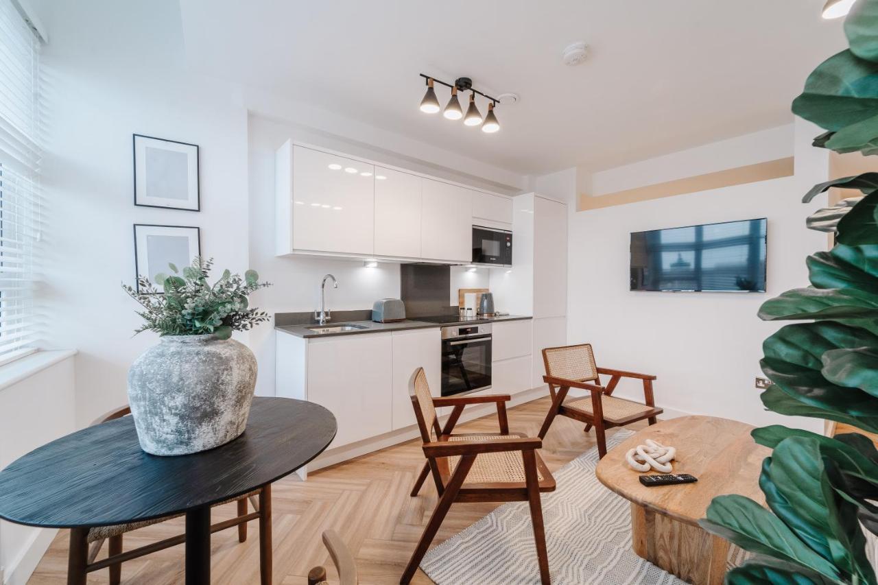 Royal House Stylish Apartments - Chester Ngoại thất bức ảnh