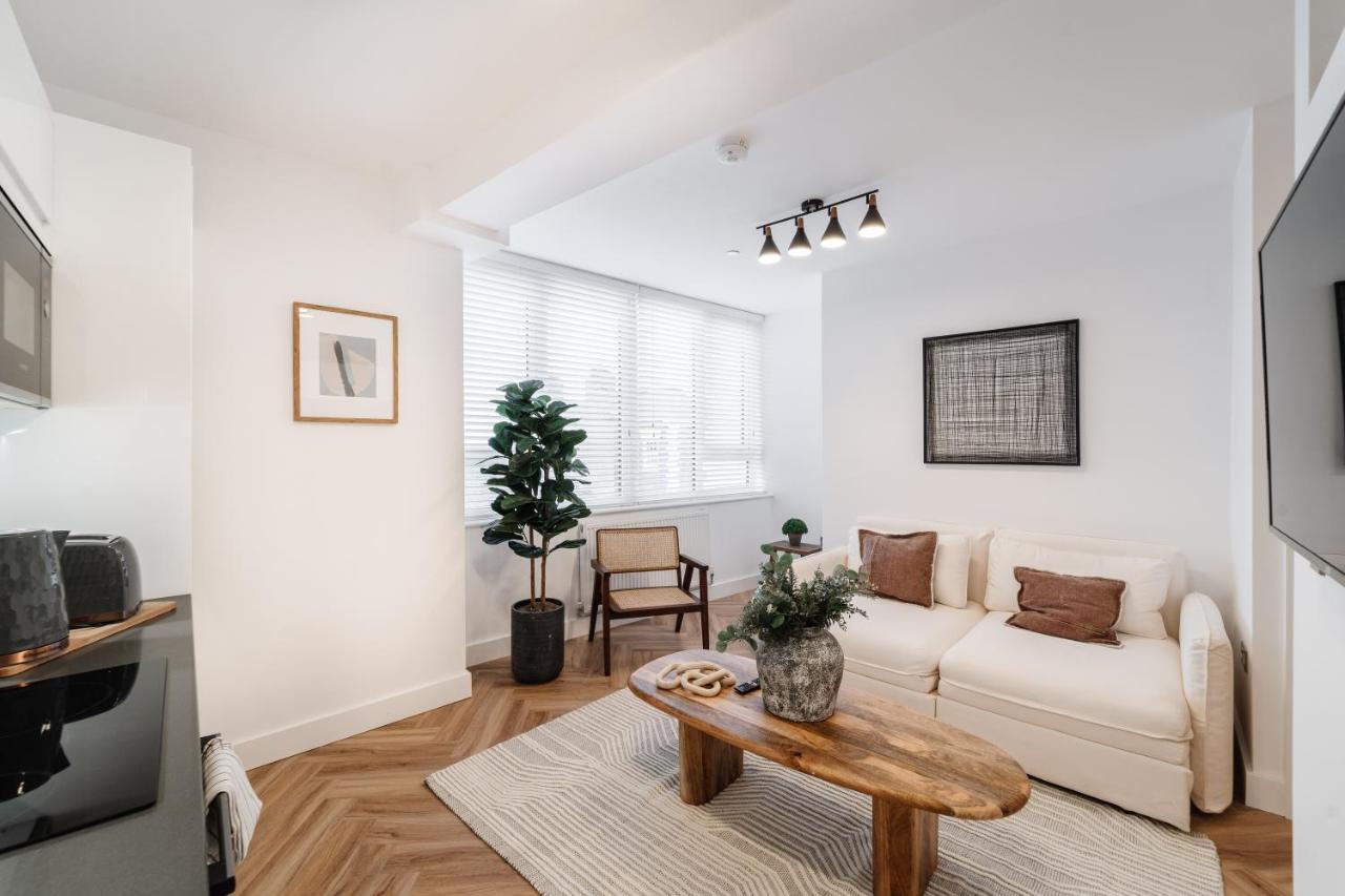 Royal House Stylish Apartments - Chester Ngoại thất bức ảnh
