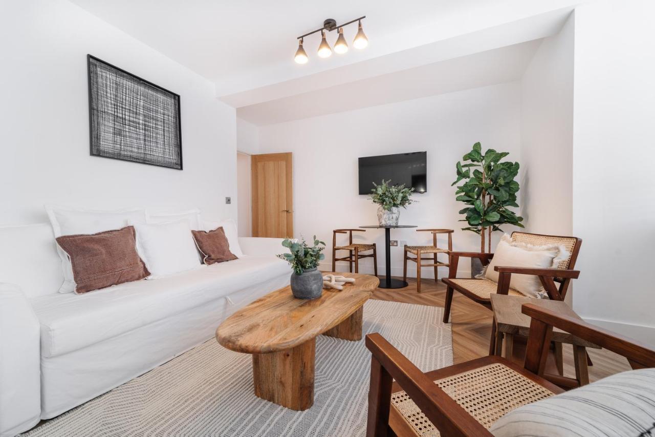 Royal House Stylish Apartments - Chester Ngoại thất bức ảnh