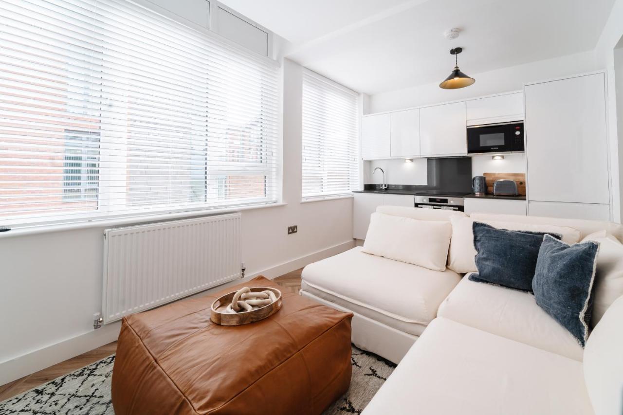 Royal House Stylish Apartments - Chester Ngoại thất bức ảnh