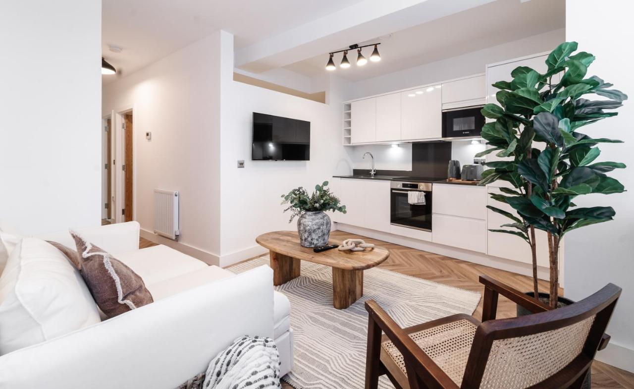 Royal House Stylish Apartments - Chester Ngoại thất bức ảnh