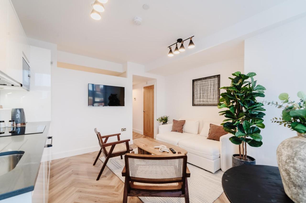 Royal House Stylish Apartments - Chester Ngoại thất bức ảnh
