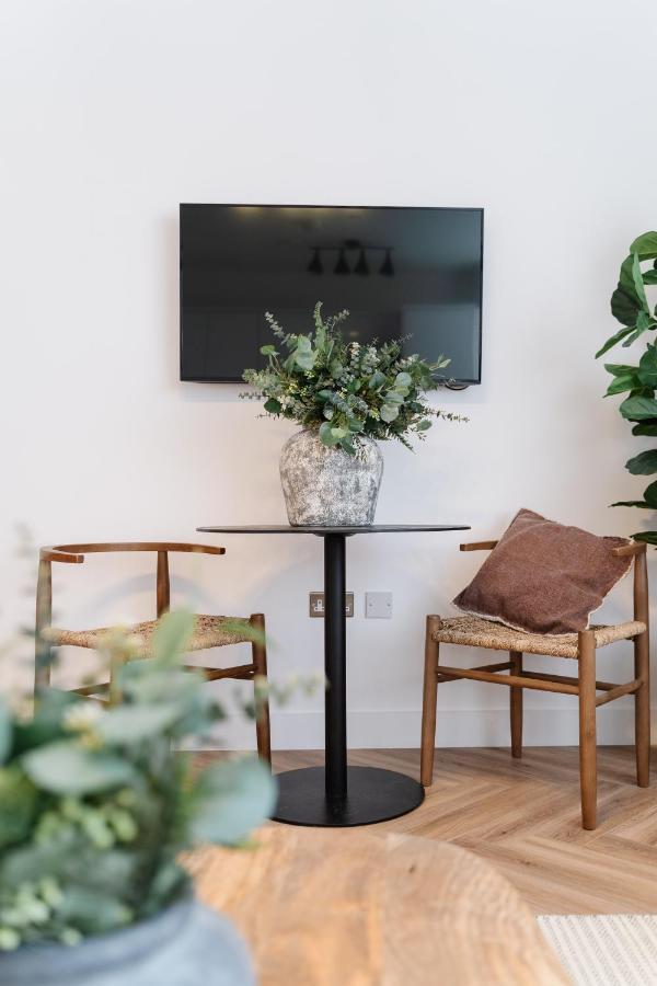 Royal House Stylish Apartments - Chester Ngoại thất bức ảnh